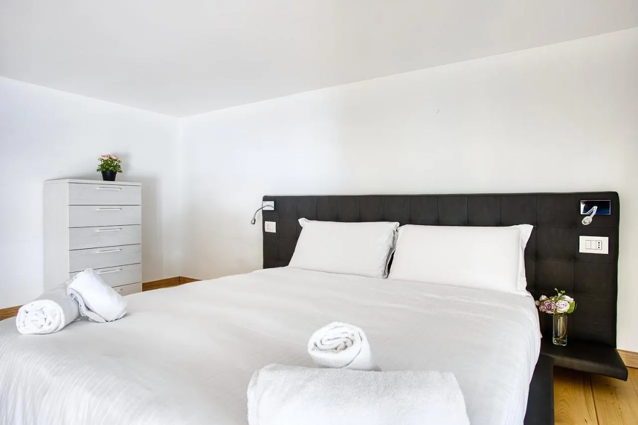 Joivy Charismatic 1-Bed Flat With Parking Apartment Milan